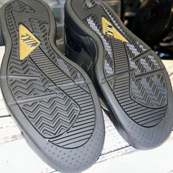 Nike Air Flight Huarache
‘Trash Talk’. Size-10. Excellent Condition. - Picture 10 of 11